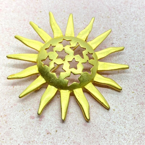 Sun & Stars Goldtone Matte Vintage Brooch Circa 1980's - Picture 5 of 7